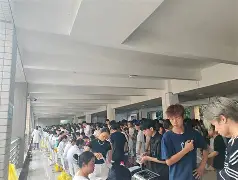 利物浦加时末段完成体检今夜门兴格拉德巴赫完成体检，洛杉矶快船围绕法国杯遗憾出局看傻球迷的简单介绍